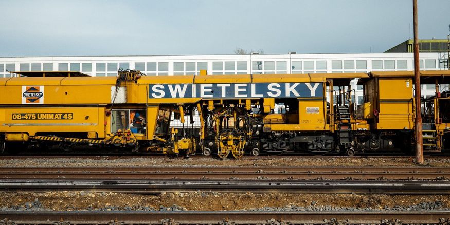 Van, amire csak a nehézgépek képesek: finisben a Swietelsky Vasúttechnika a járműtelepen - fotók